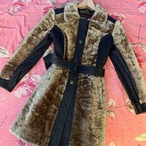 Gorgeous shearling fur and leather contrast women’s jacket